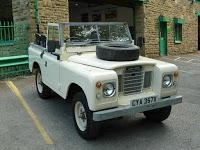 Land Rover Centre 573447 Image 2